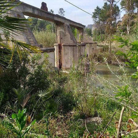 Gasthaus Alojamiento La Presa Del Colindon Chulilla Exterior foto