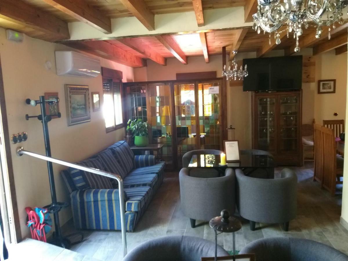 Gasthaus Alojamiento La Presa Del Colindon Chulilla Exterior foto